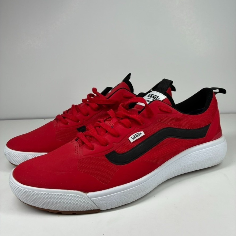 Vans UltraRange EXO Men's 11 Red Black Low Top Skate Shoes Sneakers VN0A4U1KRED
